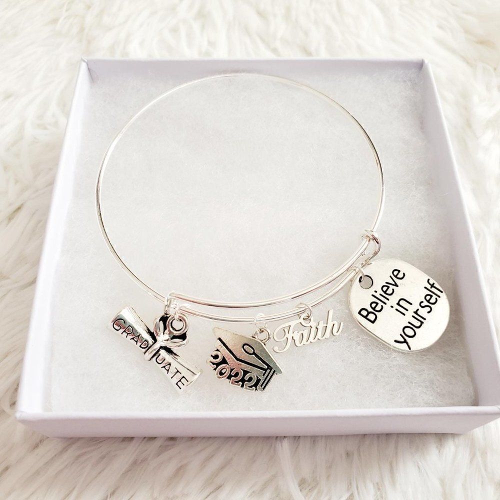 Class of 2022 Graduation Charm Bracelet, Graduation Gift, Senior Graduate - Picture 2 of 13